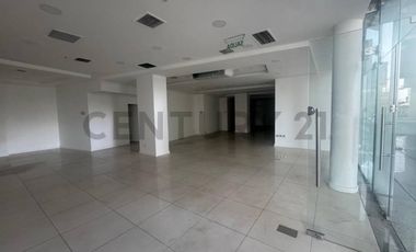 SE ARRIENDA LOCAL ESCUELA MILITAR