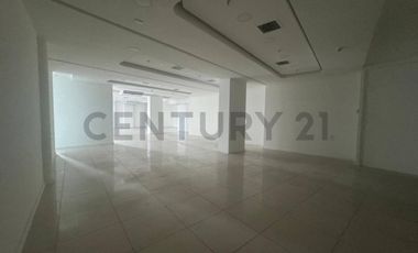 SE ARRIENDA LOCAL ESCUELA MILITAR