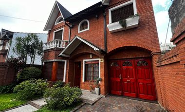 Venta Chalet 5 Ambientes  Isidro Casanova