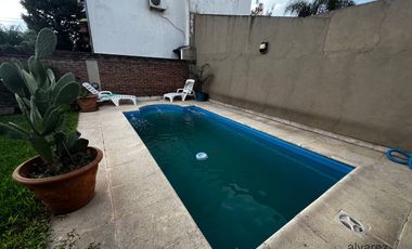 Venta Chalet 5 Ambientes  Isidro Casanova