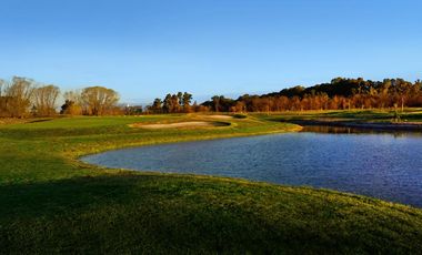 Oportunidad Departamento vista al GOLF - Medal Country club