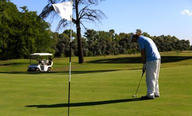 Oportunidad Departamento vista al GOLF - Medal Country club