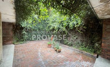 casa en venta en blanco. Cod V103538