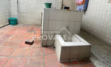 casa en venta en blanco. Cod V103538