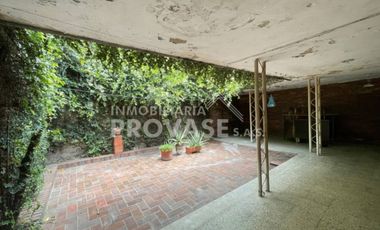 casa en venta en blanco. Cod V103538