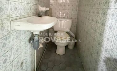casa en venta en blanco. Cod V103538