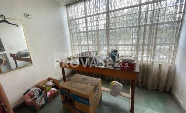 casa en venta en blanco. Cod V103538