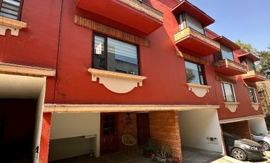 Lomas Quebradas, Casa en condominio de solo 8 casas, en venta