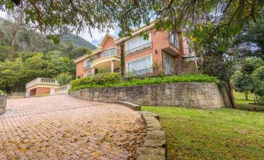 casa en arriendo/venta en usaquén. Cod A12049