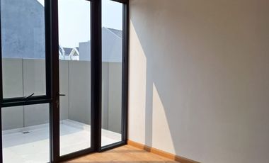 Rumah 2 Lt Siap Huni 10 Mnt ke PintuTol BSD Barat Dibantu KPR J-42191