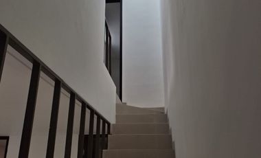 Rumah 2 Lt Siap Huni 10 Mnt ke PintuTol BSD Barat Dibantu KPR J-42191