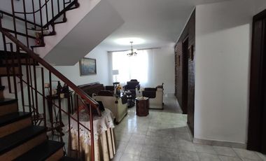 casa en venta en barrio blanco. Cod V27798