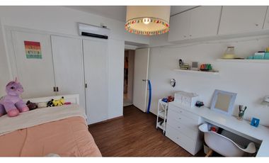 Departamento de 2 ambientes con balcón saliente. Zona Güemes.