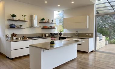 casa en venta en macadamia del rio. Cod V121132964