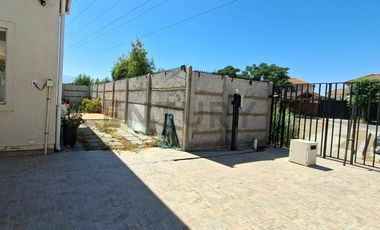 Se arrienda casa en Jardines de Linderos