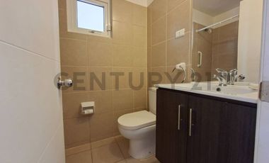 Se arrienda casa en Jardines de Linderos