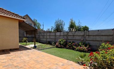 Se arrienda casa en Jardines de Linderos