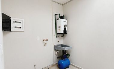 Casa en VENTA MUY AMPLIA Y COCHERA TECHADA fraccionamiento LOMAS DEL DORADO