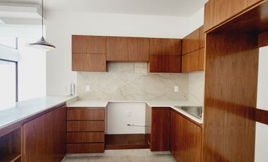 Casa en VENTA MUY AMPLIA Y COCHERA TECHADA fraccionamiento LOMAS DEL DORADO