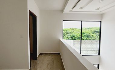Casa en VENTA MUY AMPLIA Y COCHERA TECHADA fraccionamiento LOMAS DEL DORADO