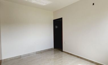 Casa en VENTA MUY AMPLIA Y COCHERA TECHADA fraccionamiento LOMAS DEL DORADO