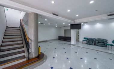 SE ALQUILA EDIFICIO DE 3 PISOS EN EL BARRIO SAN FERNANDO. Cod A5850