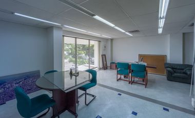 SE ALQUILA EDIFICIO DE 3 PISOS EN EL BARRIO SAN FERNANDO. Cod A5850