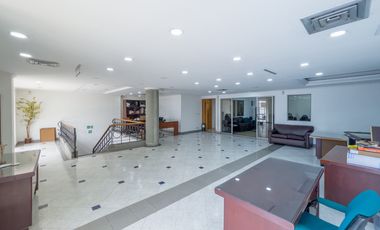 SE ALQUILA EDIFICIO DE 3 PISOS EN EL BARRIO SAN FERNANDO. Cod A5850
