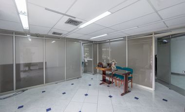 SE ALQUILA EDIFICIO DE 3 PISOS EN EL BARRIO SAN FERNANDO. Cod A5850