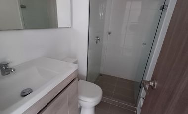 apartamento en arriendo en loma de las brujas. Cod A513181