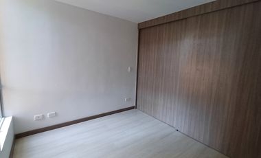 apartamento en arriendo en loma de las brujas. Cod A513181