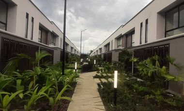 casa en arriendo en condominio entre parques. Cod A118361