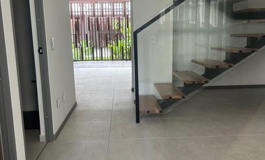 casa en arriendo en condominio entre parques. Cod A118361