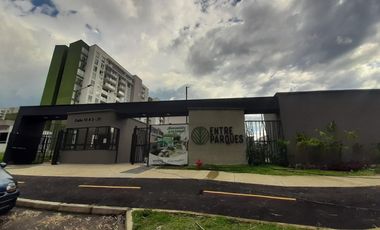 casa en arriendo en condominio entre parques. Cod A118361
