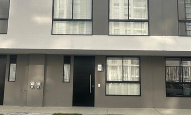 casa en arriendo en condominio entre parques. Cod A118361