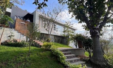 Casa de Lujo en Venta Fracc Las Cañadas Club de Golf vista Arbolada en Zapopan