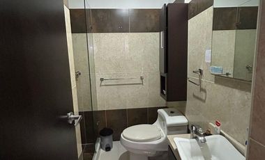 casa en venta en av libertadores. Cod V1255