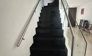 casa en venta en av libertadores. Cod V1255