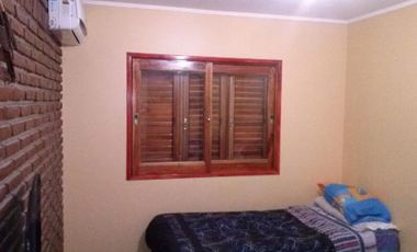 HERMOSO CHALET EN 2 PLANTAS CON GARAGE Y JARDIN AL FONDO.