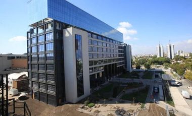 980 m2 de oficinas en Edificio Zetta!