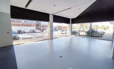 Local Comercial · Plaza Oasis · Bonampak · Puerto Cancún  · Junto a Café Nader