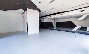 Local Comercial · Plaza Oasis · Bonampak · Puerto Cancún  · Junto a Café Nader