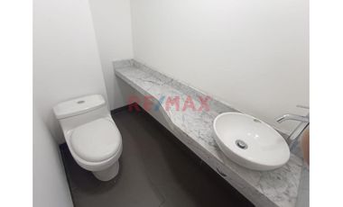 Alquiler De Departamento Con 2 Cocheras En Surco