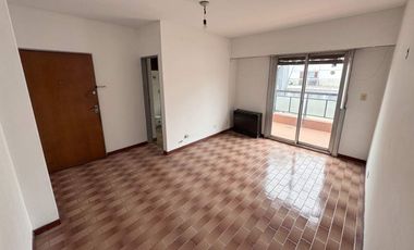 Venta 2 Ambientes, Balcón Corrido Al Frente, Muy Bajas Expensas