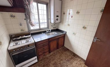 Venta 2 Ambientes, Balcón Corrido Al Frente, Muy Bajas Expensas