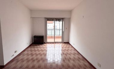 Venta 2 Ambientes, Balcón Corrido Al Frente, Muy Bajas Expensas