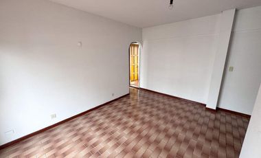 Venta 2 Ambientes, Balcón Corrido Al Frente, Muy Bajas Expensas