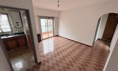 Venta 2 Ambientes, Balcón Corrido Al Frente, Muy Bajas Expensas