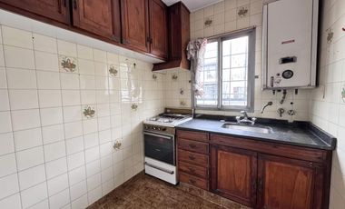 Venta 2 Ambientes, Balcón Corrido Al Frente, Muy Bajas Expensas