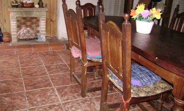 Casa en esquina de 5 amb con balcón